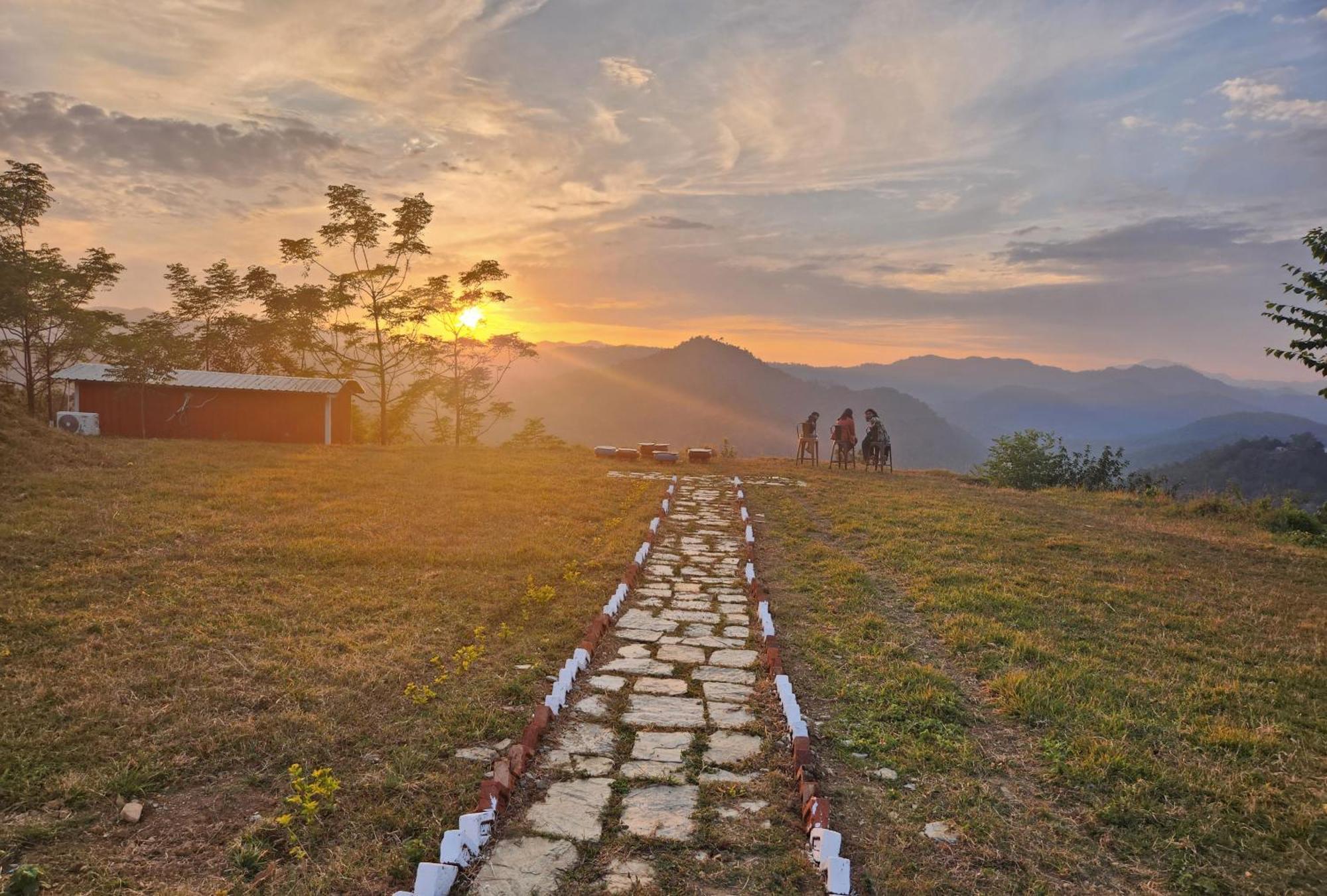 Lahermitage Resort Lansdowne Εξωτερικό φωτογραφία