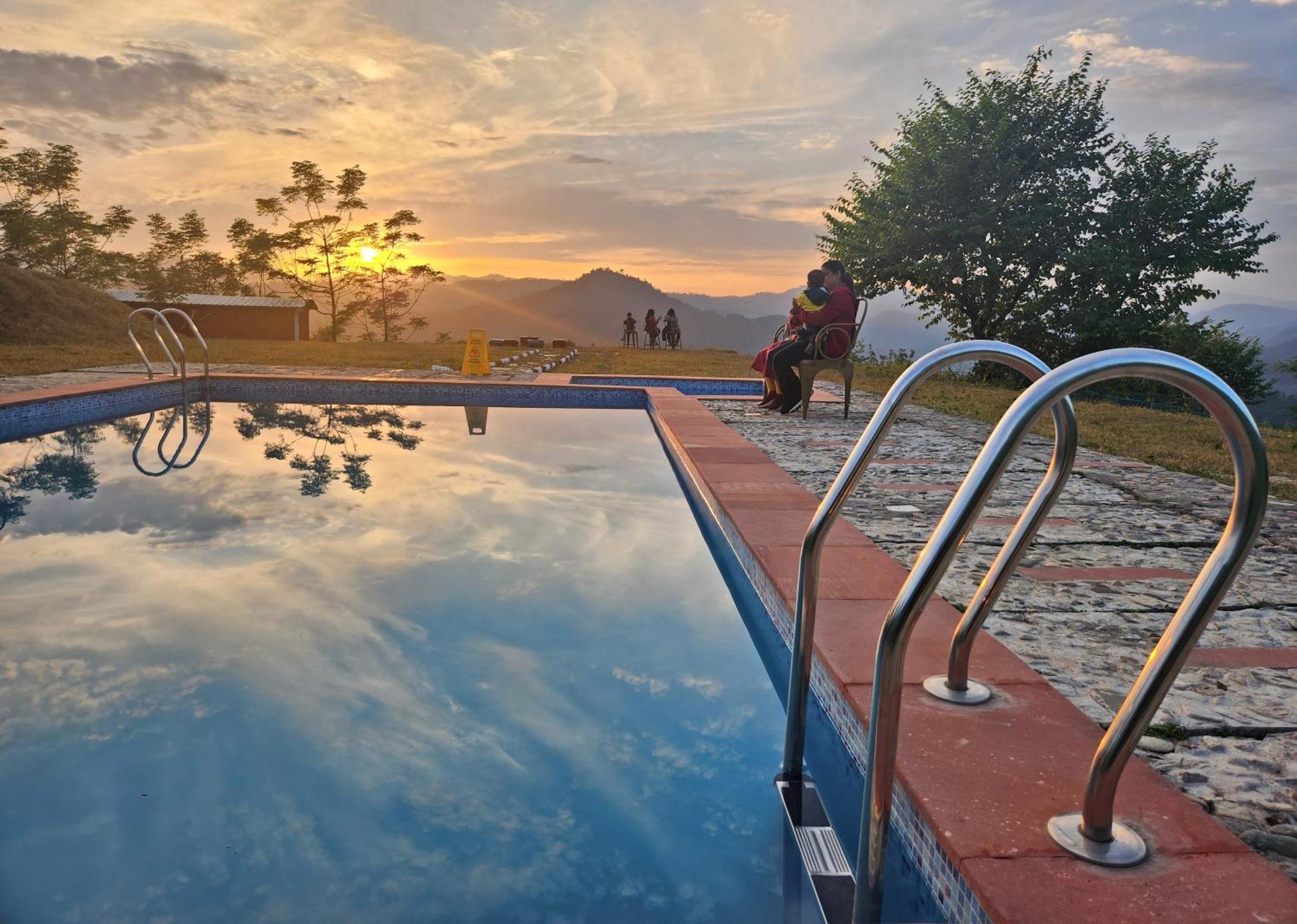 Lahermitage Resort Lansdowne Εξωτερικό φωτογραφία